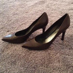 Nine West Point Toe Pumps - Brown Leather