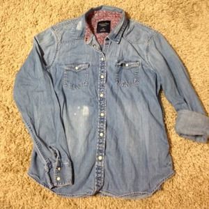 American eagle distressed denim pearl snap