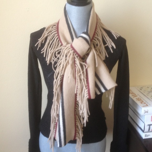 🎉HOST PICK x 2🎉 Burberry happy scarf! - Picture 2 of 3