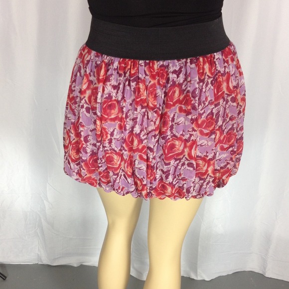 Rue 21 balloon Multi color skirt. L:17". W:33" - Picture 4 of 4