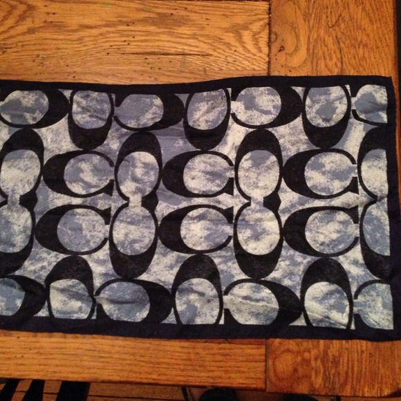 Coach scarf - Picture 3 of 4
