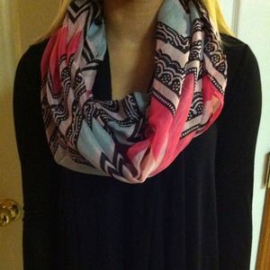🚫SOLD🚫New pink infinity scarf