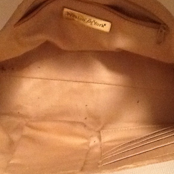 Hand Purse - Picture 2 of 3