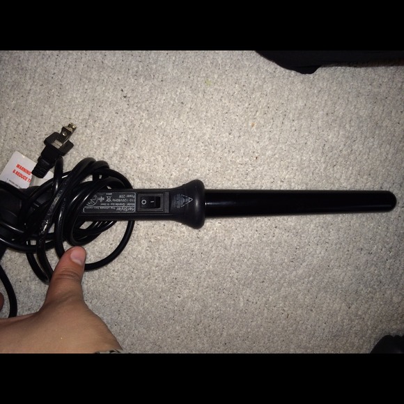 ***SOLD***Herstyler hair wand curler