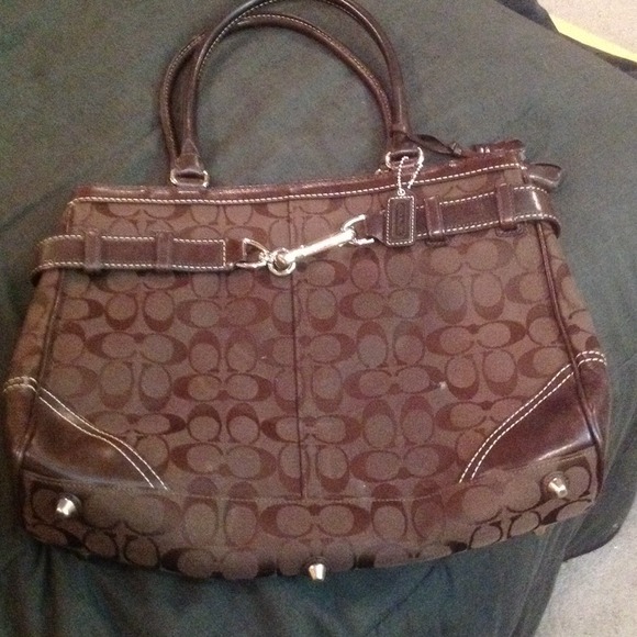 Coach c brown pocketbook
