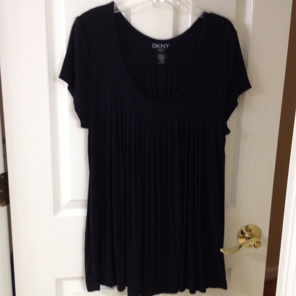 DKNY black top