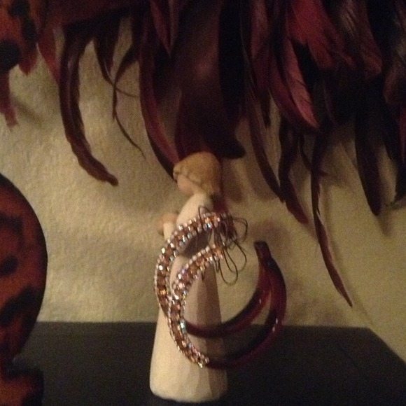 PIERCED EARRINGS IN GOLD, BROWN, & IRRIDESCENT. - Picture 2 of 4