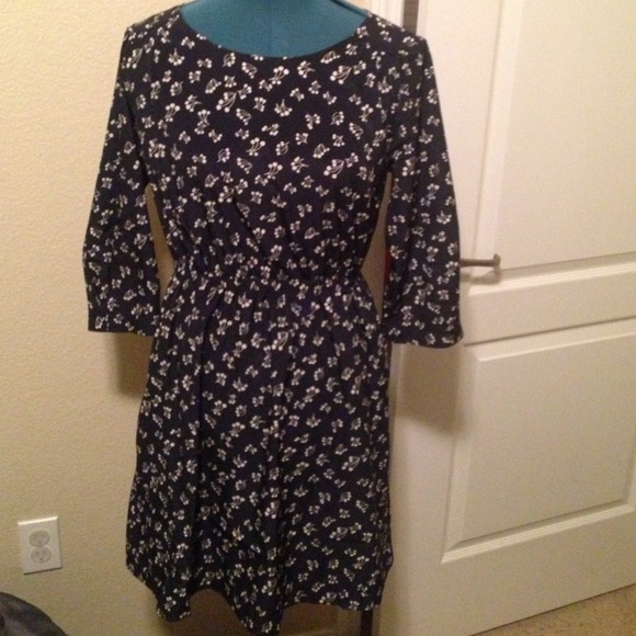 Fits like S: Gap navy floral dress, XS