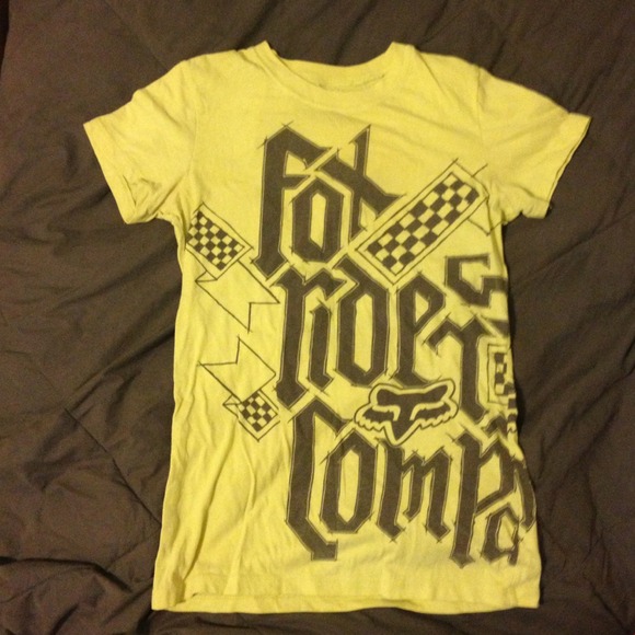 🚫SOLD IN BUNDLE🚫FOX TSHIRT