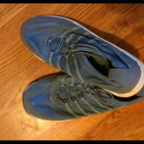 Women's water shoes