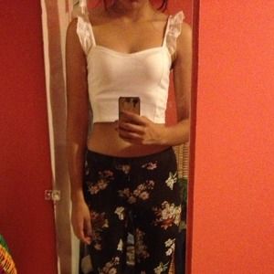 Nasty Gal White Cropped Top⬇️