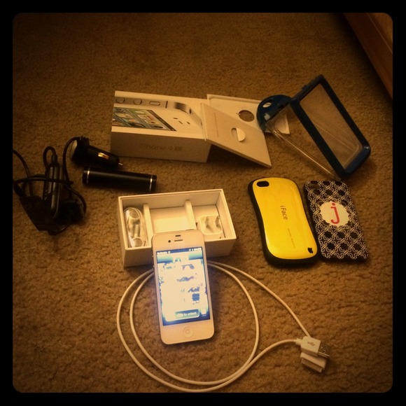 ***SOLD***iPhone 4S 16gb AT&T WHITE $275