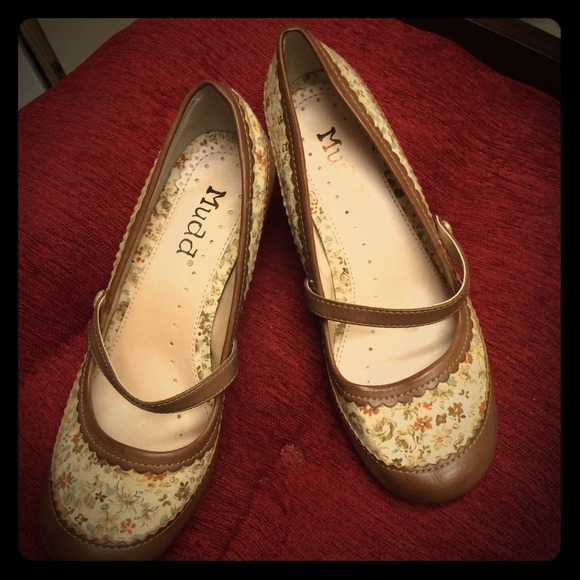 Mary Jane brown pumps
