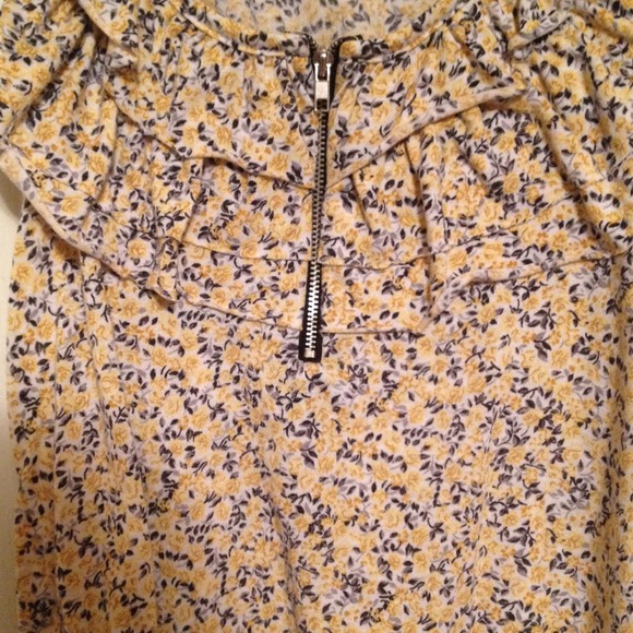 zippered tank top - Picture 2 of 2