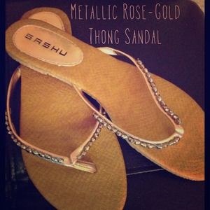 Sashu rose-gold metallic thong sandals size 7/8