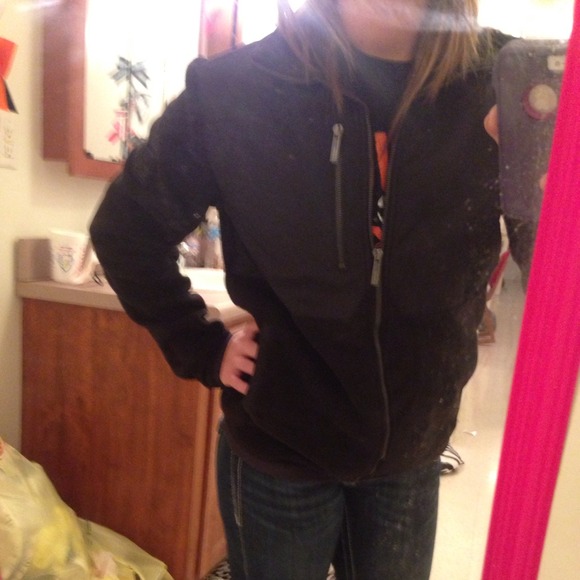 Sold - Picture 3 of 4