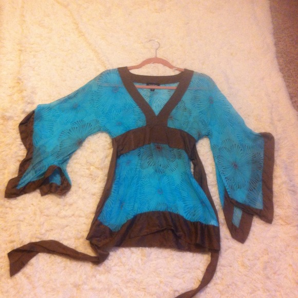 😍sold😍Teal & Brown Geisha top BEBE