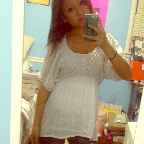 Forever 21 white Flowy Top*PRICE DROP