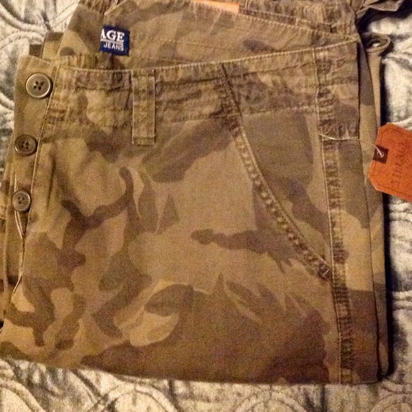 Camouflage pants with feminine beading and ties - Picture 4 of 4