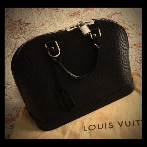 SOLD*** Louis Vuitton Epi Alma - New!