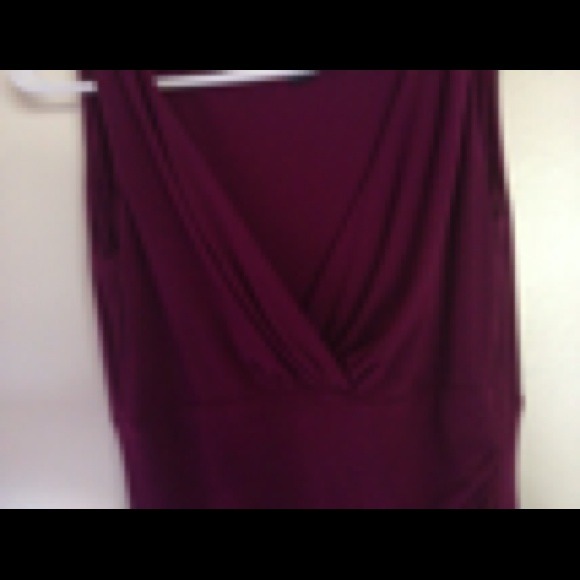 ***REDUCED*** Burgundy dress to knees. V-neck - Picture 3 of 4