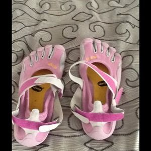 Pink Vibrams size 41