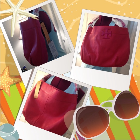 SALE Tory Burch Stacked T Hobo Bag!! 💯