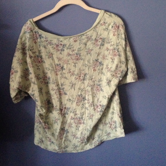 Urbanoutfitters top - Picture 2 of 2