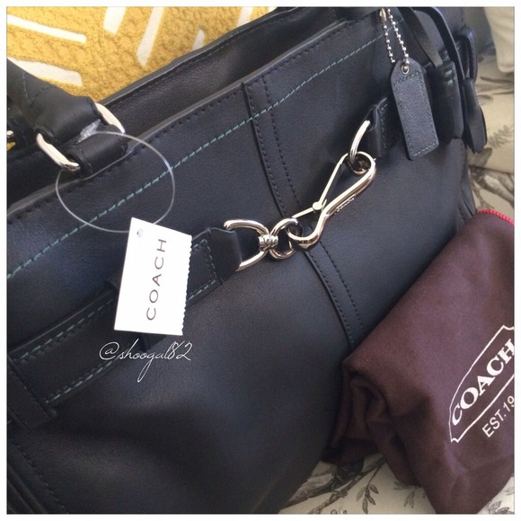 Coach Bag! 👜👜👜 - Picture 2 of 2