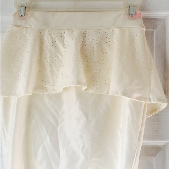 🎀 🎉HOST PICK🎉✨New! NWOT peplum skirt - Picture 2 of 3