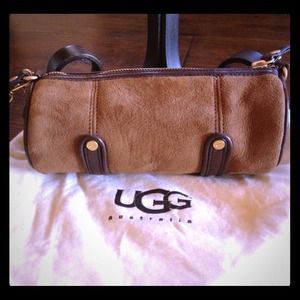 🌟HP 1/20/14🌟 UGG Wristlet