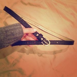 Black Pebbled Skinny Belt
