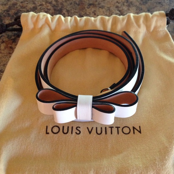 REDUCED!Skinny waist belt, white leather with bow.