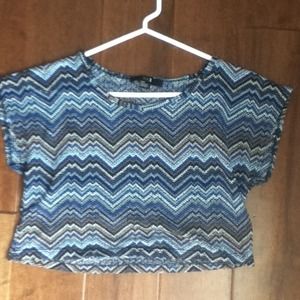 F21 knit blue/brown/white cropped tee. Size S