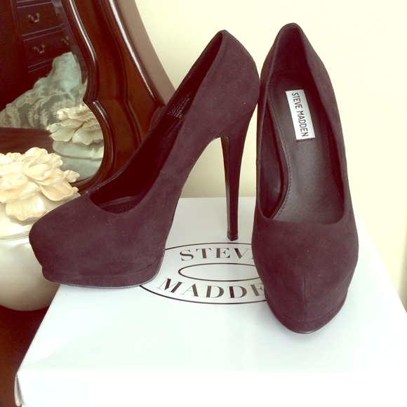 Steve Madden black suede platform heels