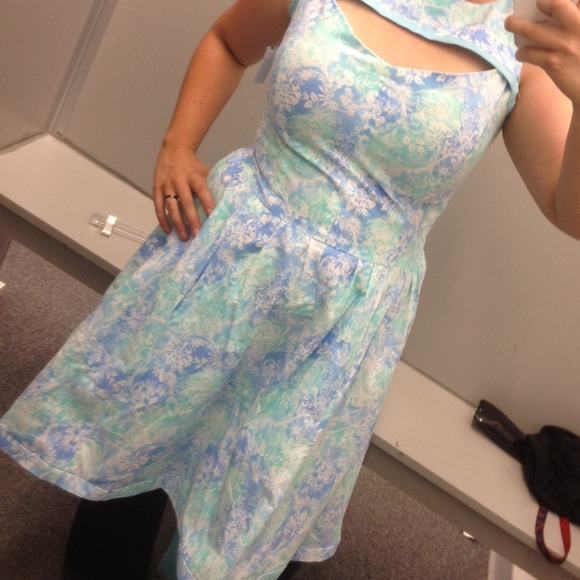 Vintage pin up dress! Peek-A-boo!
