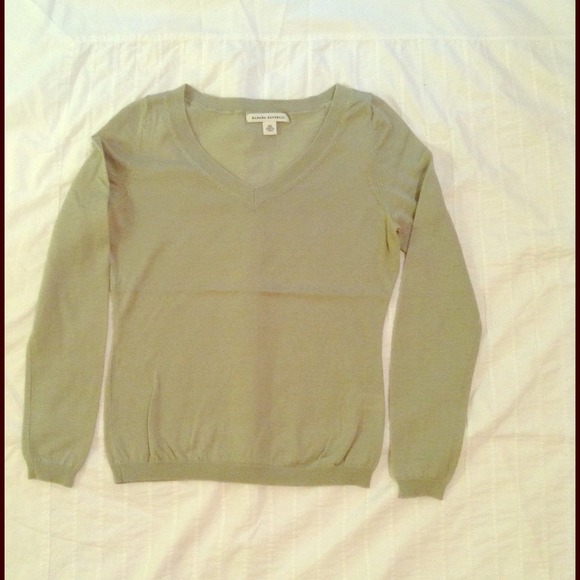 J. Crew green apple v-neck long sleeve top