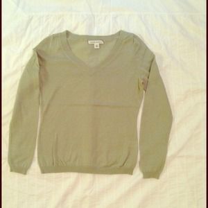 J. Crew green apple v-neck long sleeve top