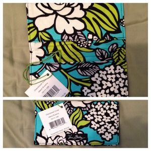 💥💥SOLD💥💥Vera Bradley checkbook cover