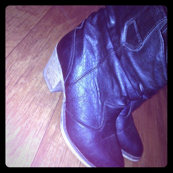 Cowgirl short black boots