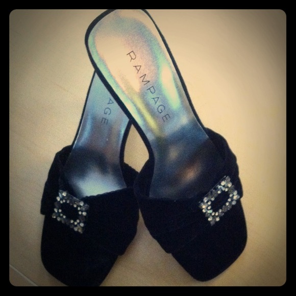 Size 8.5 M black velvet rampage heels