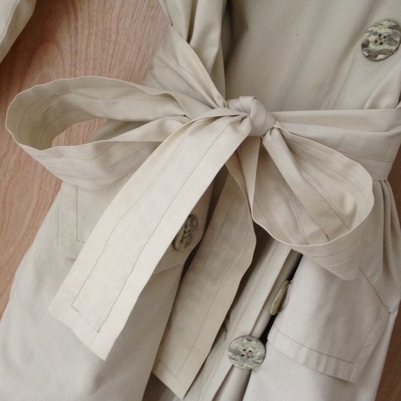 Made in Italy, cream tench coat - Picture 3 of 5