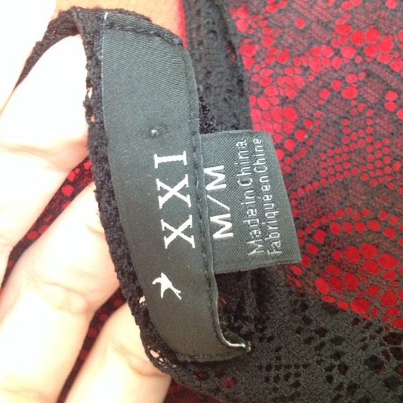 🚫 SOLD 🚫Forever 21 Black Lace Top - Picture 4 of 4