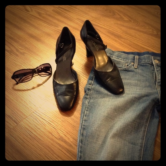 ⭐️Last week sale⭐️ black heels