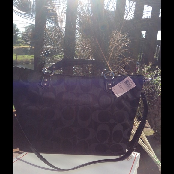 ✋SOLD✋🎉HOST PICK🎉COACH Black Campbell Satchel - Picture 2 of 4