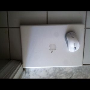 Mac Book