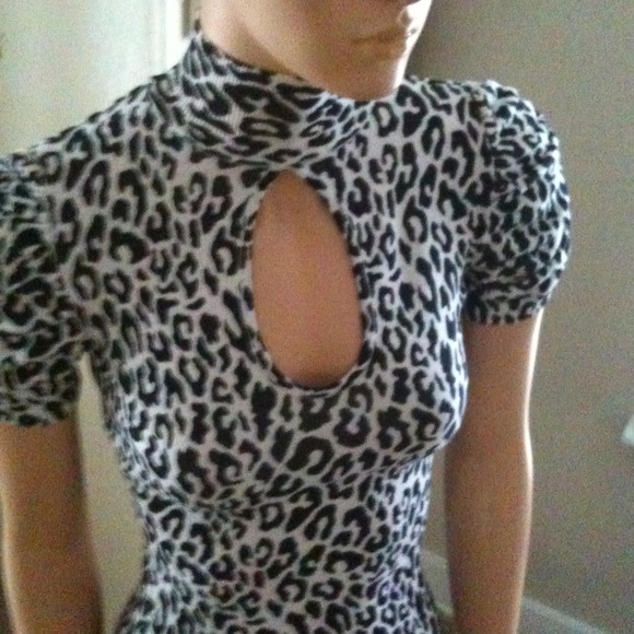 Top - Picture 2 of 4