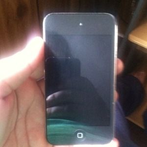 iPod touch!💢💢ON HOLD💢💢$50