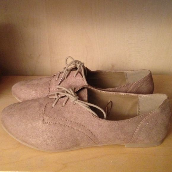 New Taupe suede lace up flats