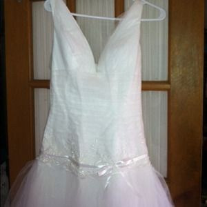 PRICE REDUCED🎉 Size 4, Wedding Gown, Brand New